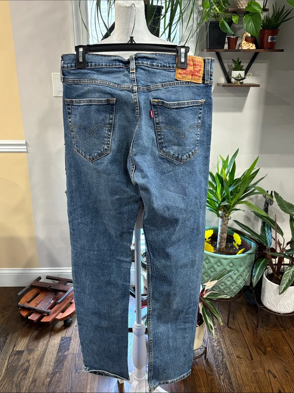 Levi’s Classic Men's Blue Denim Jeans size 33X34